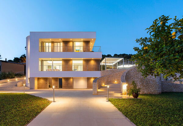 Villa Anna Plemmirio: Buitenkanten, Buitenshuis