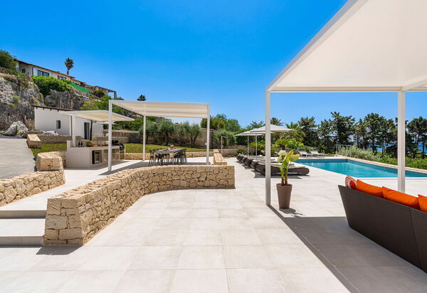 Villa Anna Plemmirio: Buitenkanten, Buitenshuis, zwembad