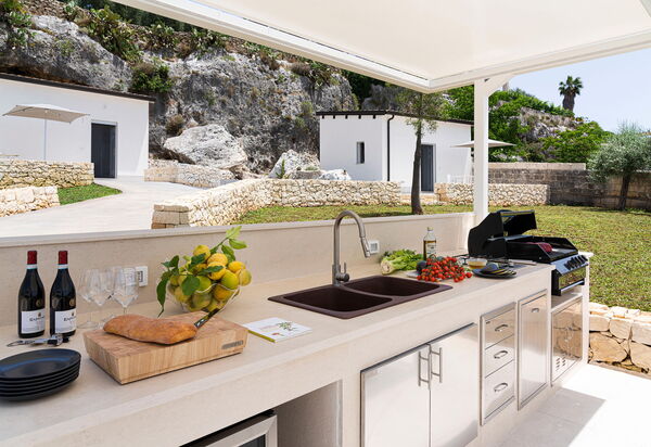 Villa Anna Plemmirio: Balkon / terras / patio, Buitenkanten, Buitenshuis