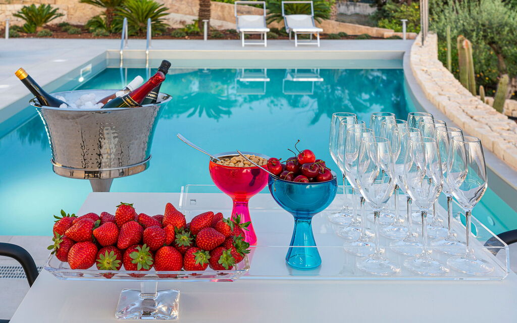Villa Anna Plemmirio: Building Exterior, Food, Outdoor, Pool