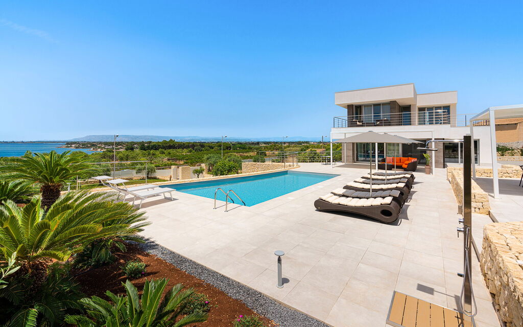 Villa Anna Plemmirio: Building Exterior, Outdoor, Pool