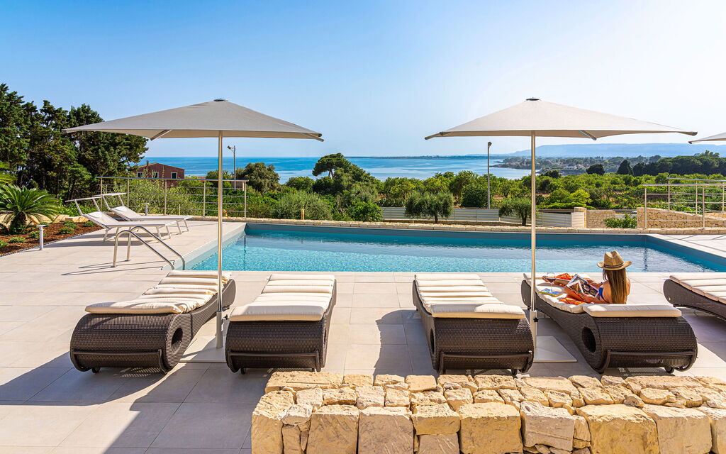 Villa Anna Plemmirio: Building Exterior, Outdoor, Pool
