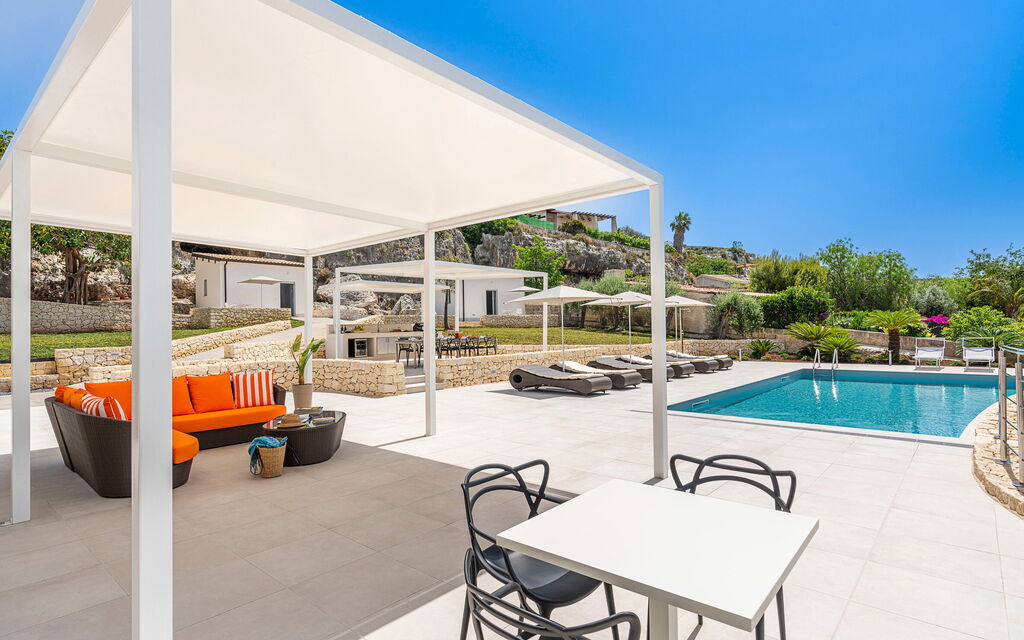 Villa Anna Plemmirio: Building Exterior, Outdoor, Pool