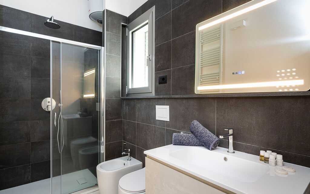 Villa Anna Plemmirio: Bathroom