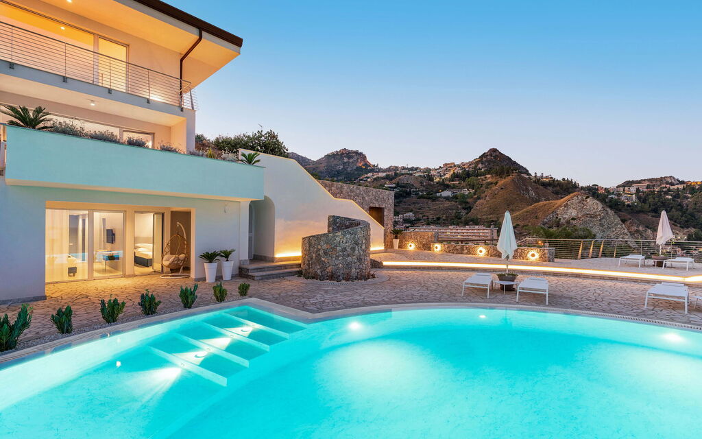 Baya Bella: Building Exterior, Outdoor, Pool