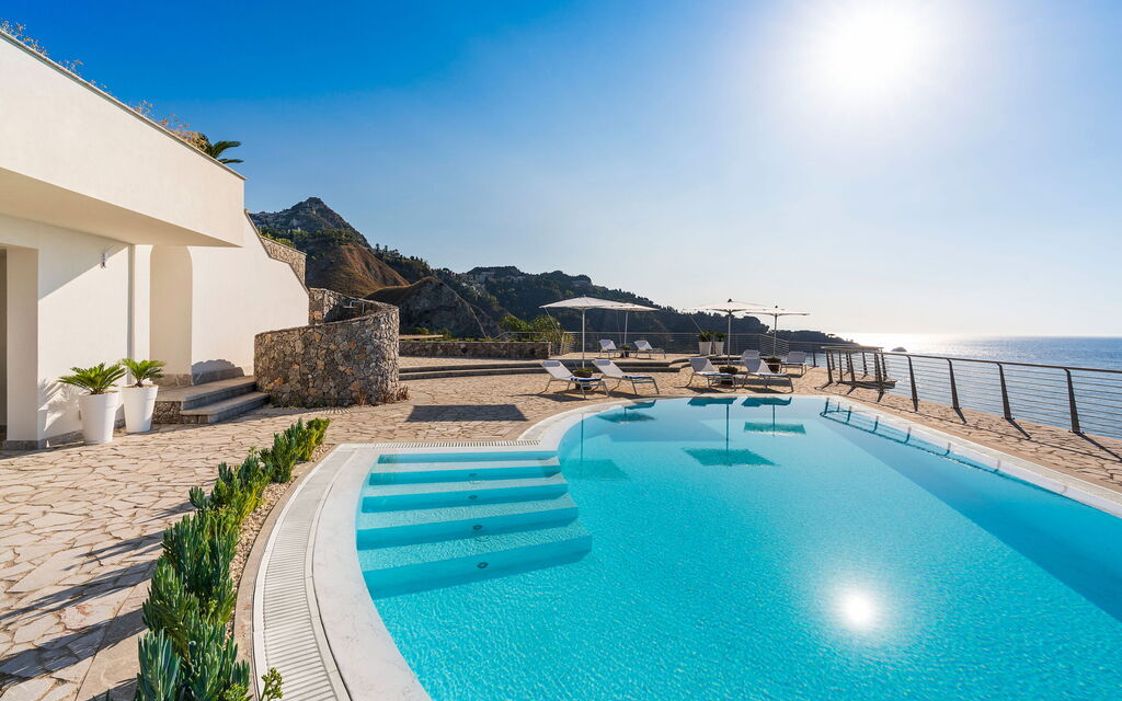 Baya Bella: Building Exterior, Outdoor, Pool, Scenic View