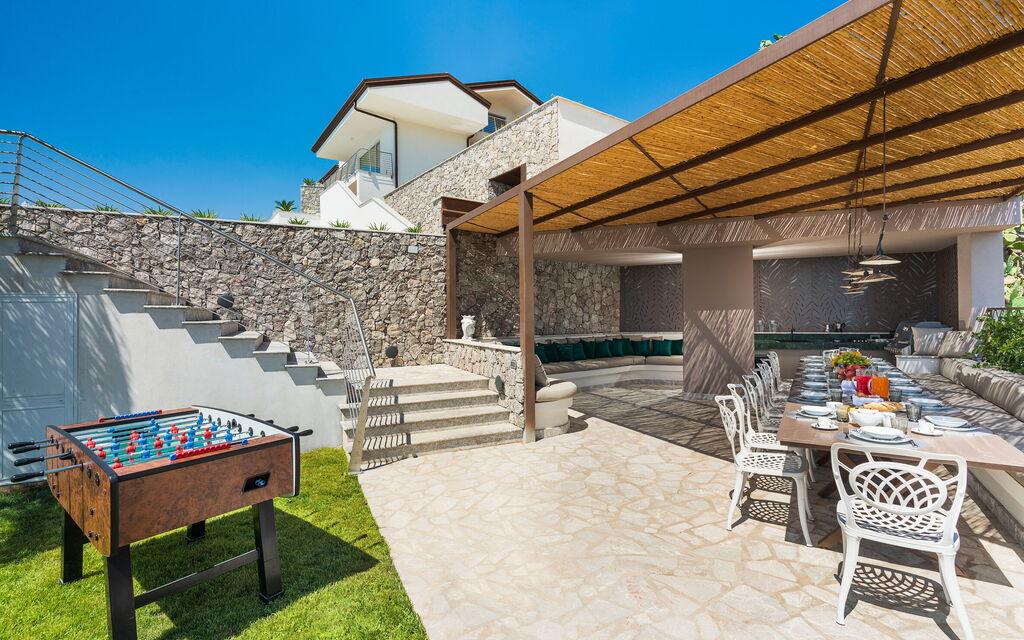 Baya Bella: Balcony / Terrace / Patio, Building Exterior, Outdoor