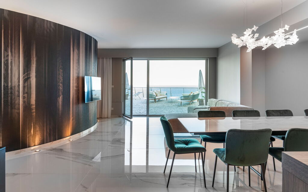 Baya Bella: Dining Room, Living Room