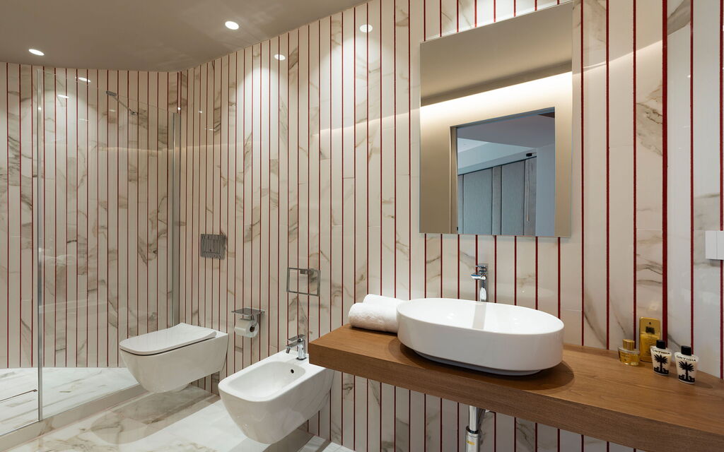 Baya Bella: Bathroom