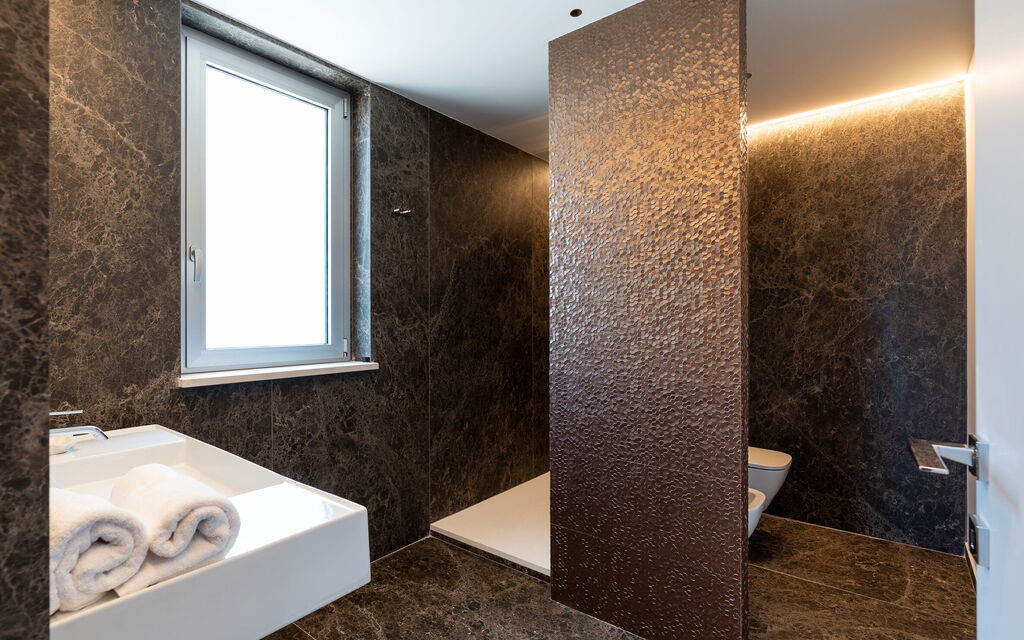 Baya Bella: Bathroom