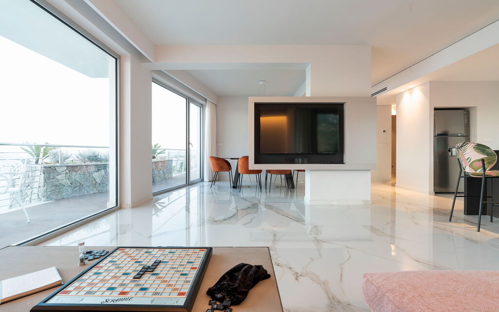 Baya Bella: Living Room