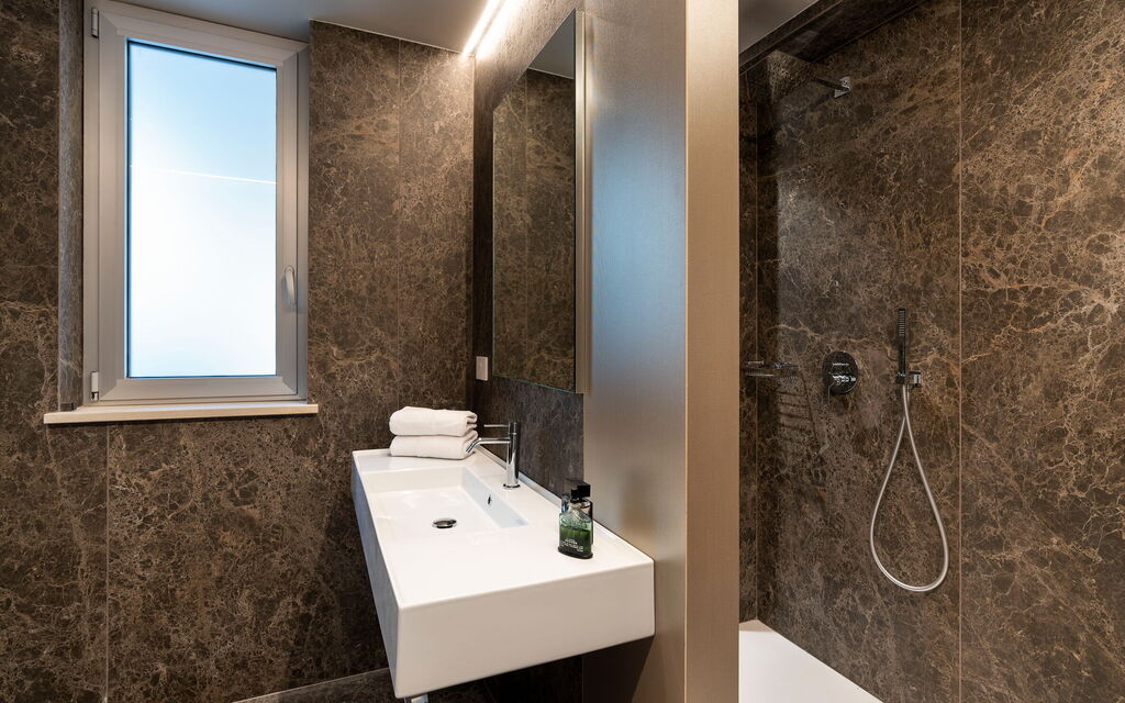 Baya Bella: Bathroom