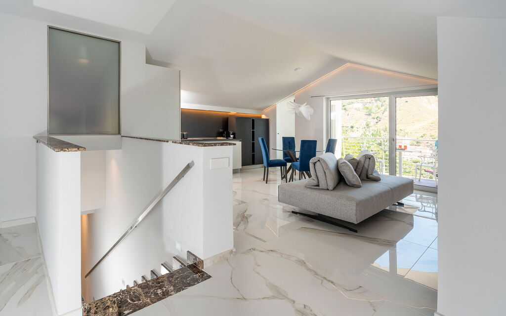 Baya Bella: Living Room