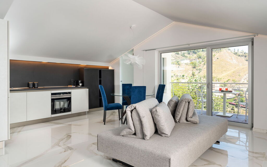 Baya Bella: Living Room