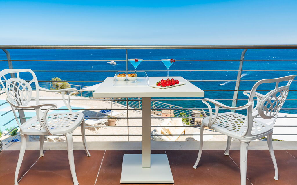 Baya Bella: Balcony / Terrace / Patio, Building Exterior, Outdoor, Scenic View