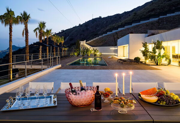 Villa Alexandra: Eksteriør, Mat, Utendørs, Visningar