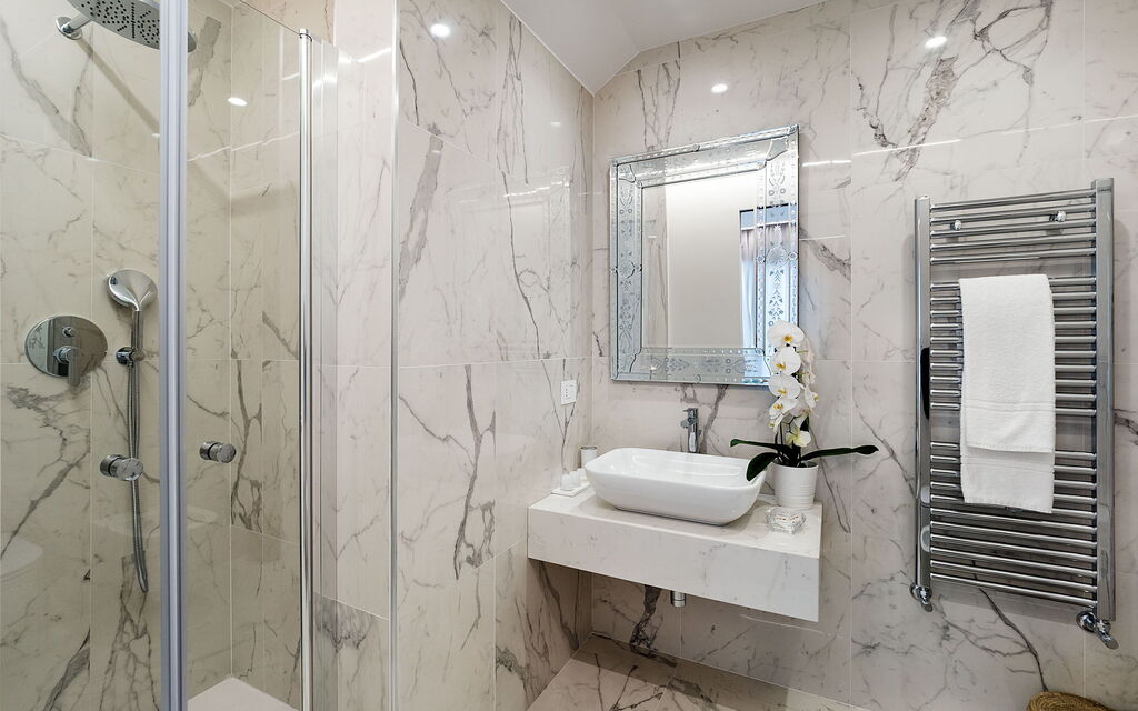 Villa Alexandra: Bathroom