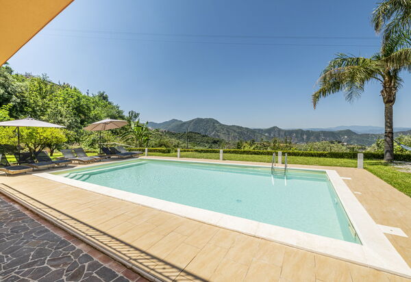 Villa Malu: Außen, Draussen, Garten, Schwimmbad