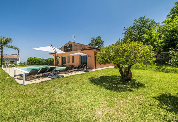 Villa Malu: Außen, Draussen, Garten, Schwimmbad