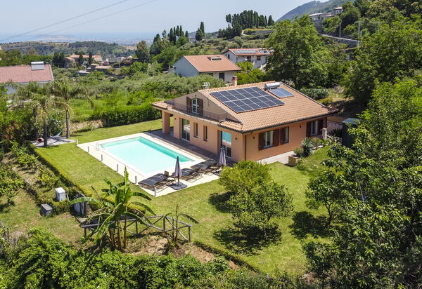 Villa Malu: Außen, Draussen, Garten, Schwimmbad