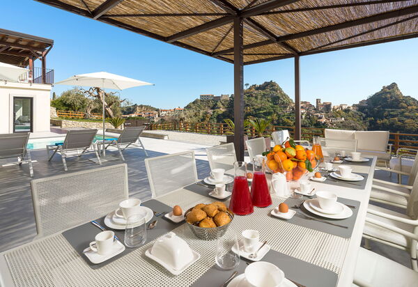 Zagara Bianca: Buitenkanten, Buitenshuis, Eten, Keer bekeken