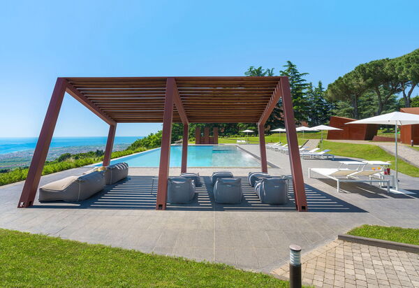 Tenuta Della Contea: Buitenkanten, Buitenshuis, Keer bekeken, Tuin, zwembad