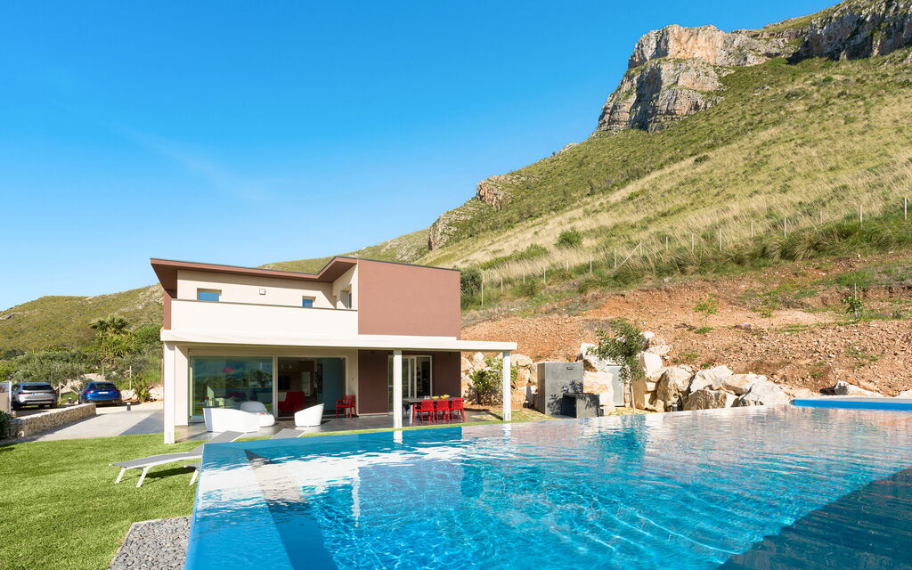 Villa Dolce: Building Exterior, Garden, Outdoor, Pool