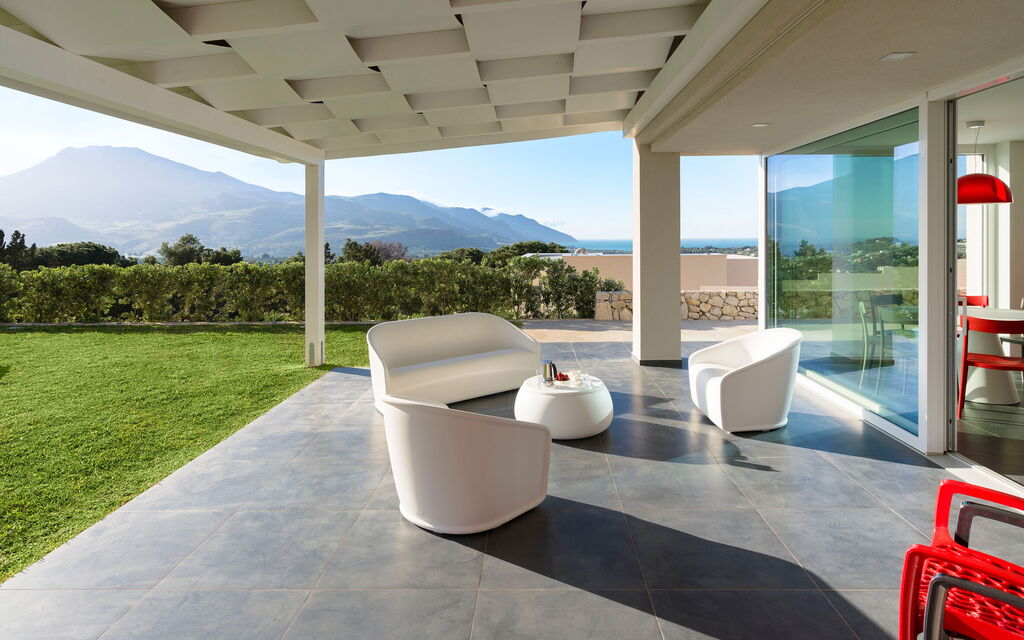 Villa Dolce: Building Exterior, Garden, Outdoor
