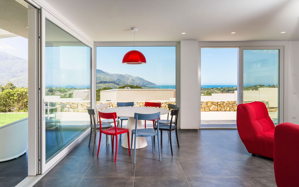 Villa Dolce: Living Room