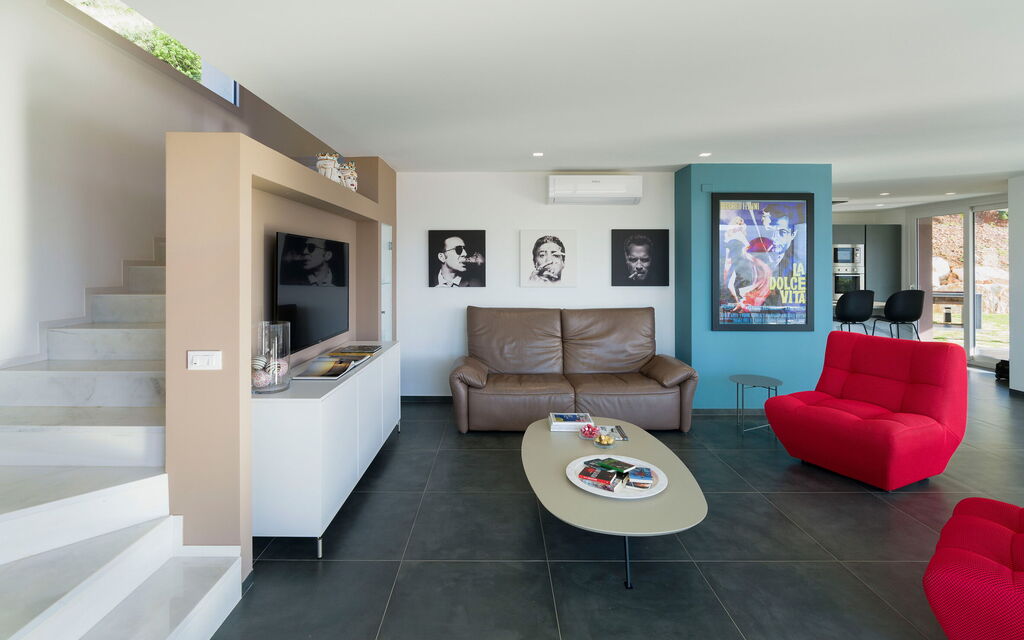 Villa Dolce: Living Room