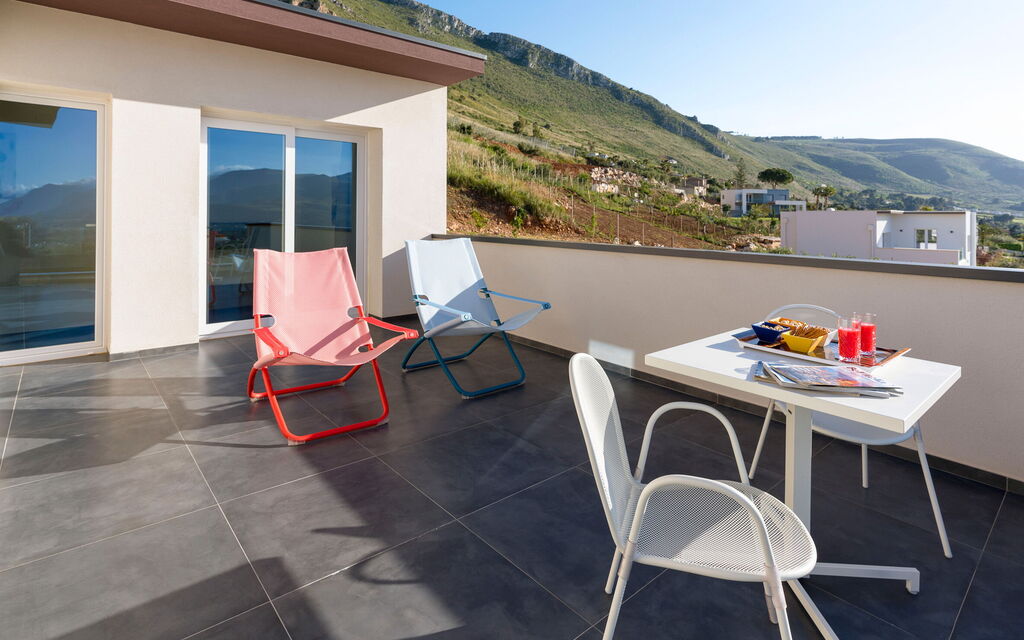 Villa Dolce: Balcony / Terrace / Patio, Building Exterior, Outdoor, Scenic View