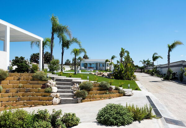 Diantha: Entrée principale, Extérieur, Extérieurs, Jardin