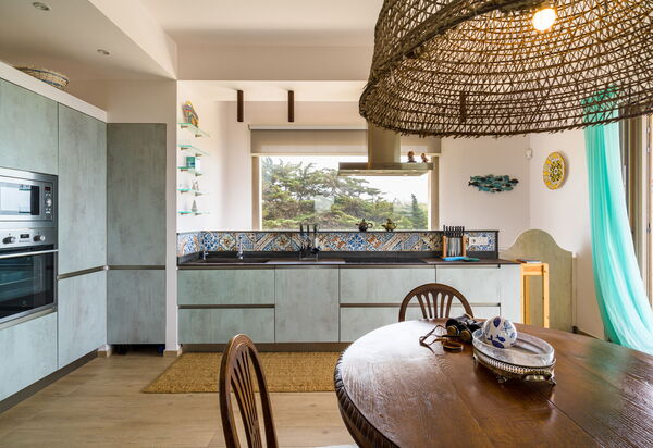 Casa Dafne: Кухня, Столовая