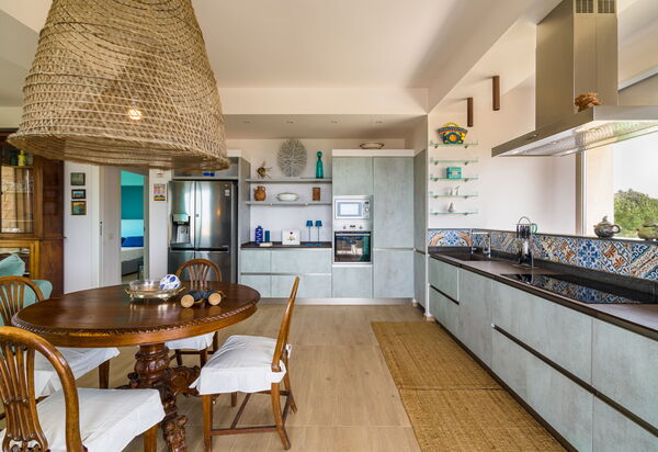 Casa Dafne: Кухня, Столовая