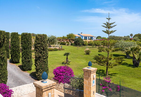 Pigna Blue: Building Exterior, Outdoor