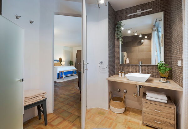 Pigna Blue: Bathroom