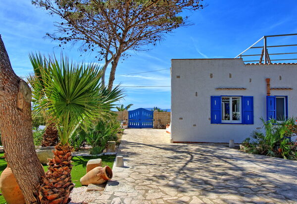 Villa Maraus: Außen, Draussen