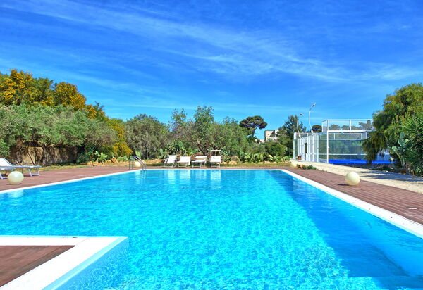 Villa Maraus: Außen, Draussen