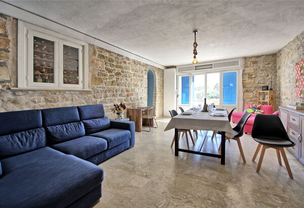 Villa Maraus: Esszimmer, Wohnzimmer