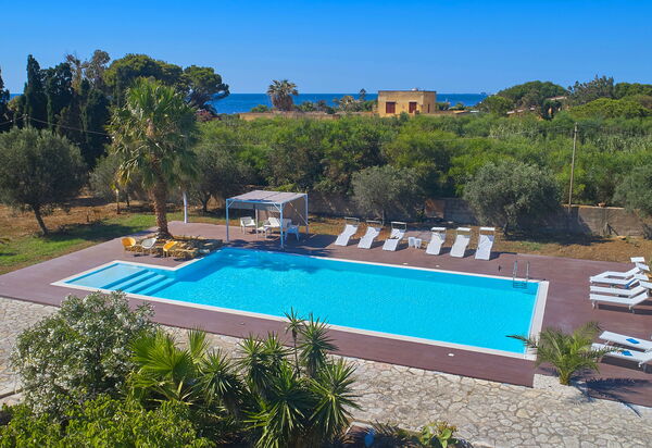 Villa Maraus: Außen, Draussen, Schwimmbad