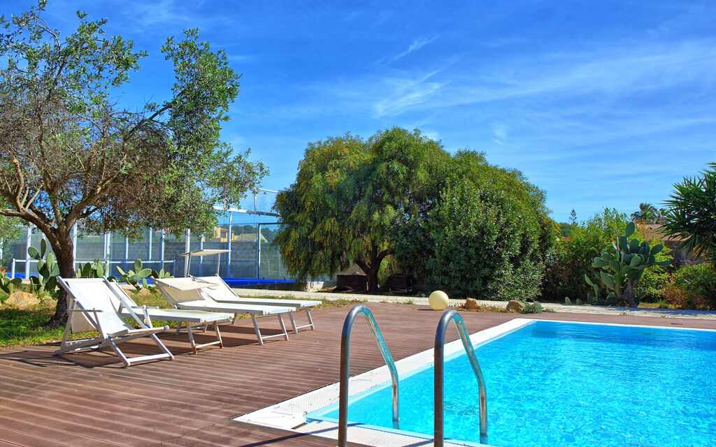 Villa Maraus: all'aperto, Esterni