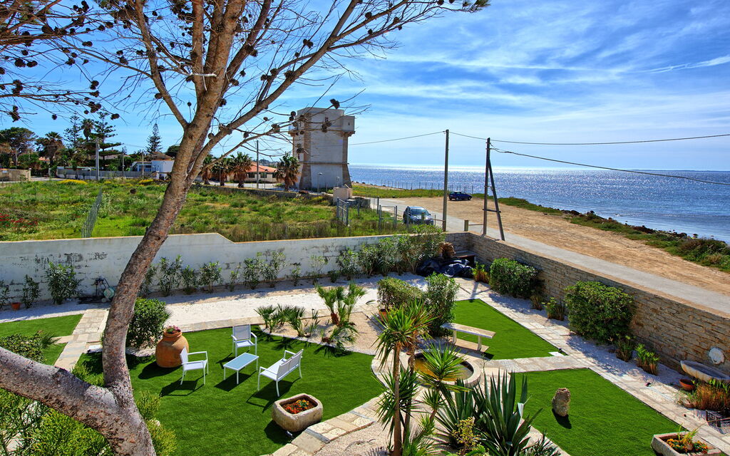 Villa Maraus: all'aperto, Esterni, Giardino