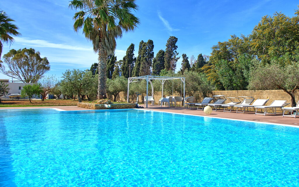 Villa Maraus: all'aperto, Esterni