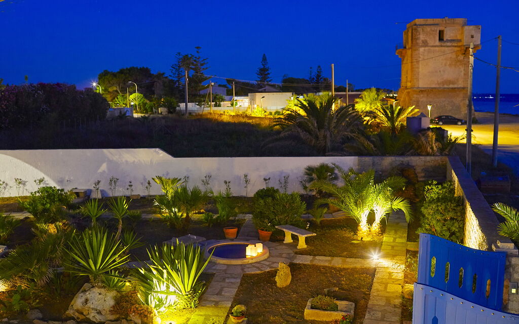 Villa Maraus: all'aperto, Esterni, Giardino