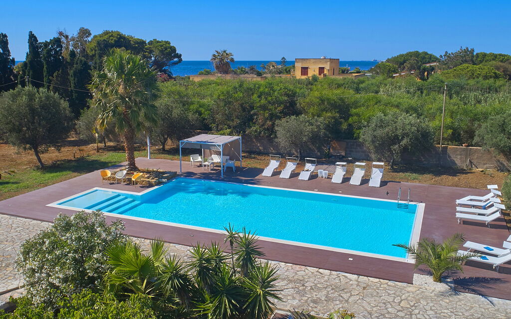 Villa Maraus: all'aperto, Esterni, Piscina