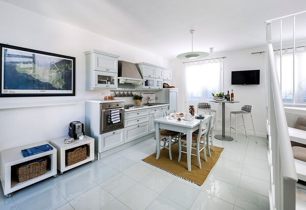 Spuma Di Mare: Dining Room, Kitchen, Living Room