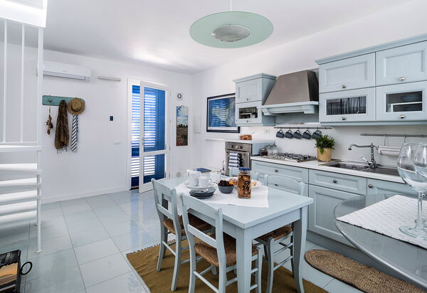 Spuma Di Mare: Dining Room, Kitchen, Living Room