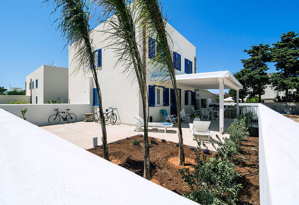 Spuma Di Mare: Building Exterior, Main Entrance, Outdoor