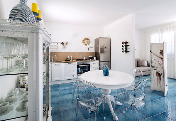 Spuma Di Mare: Dining Room, Kitchen, Living Room