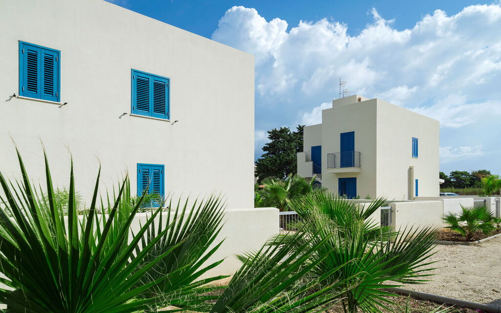 Lisca Bianca: Building Exterior, Main Entrance, Outdoor